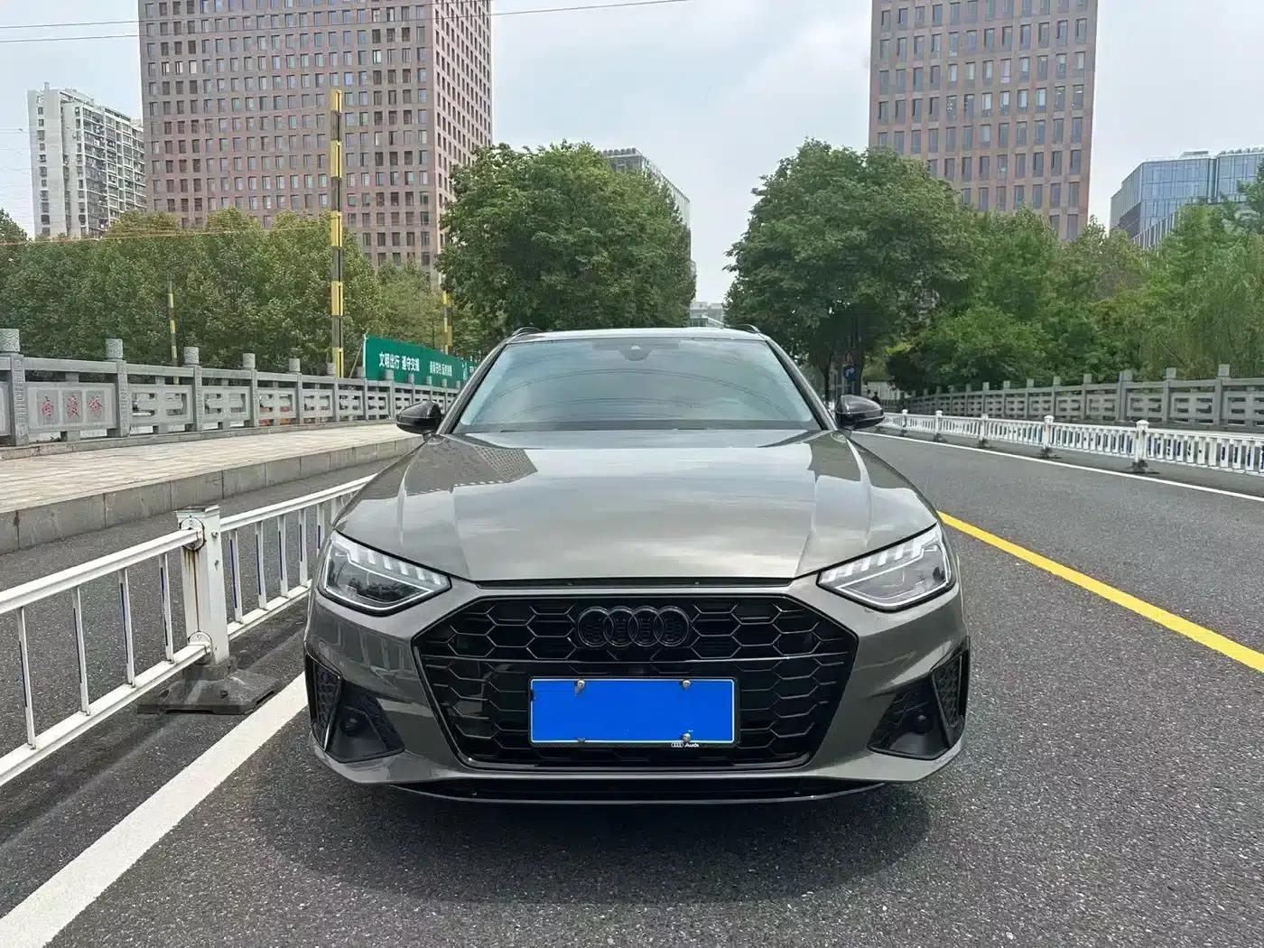 2024 Audi A4 (Imported) Avant 40 TFSI Sporty Model — миниатюра 2