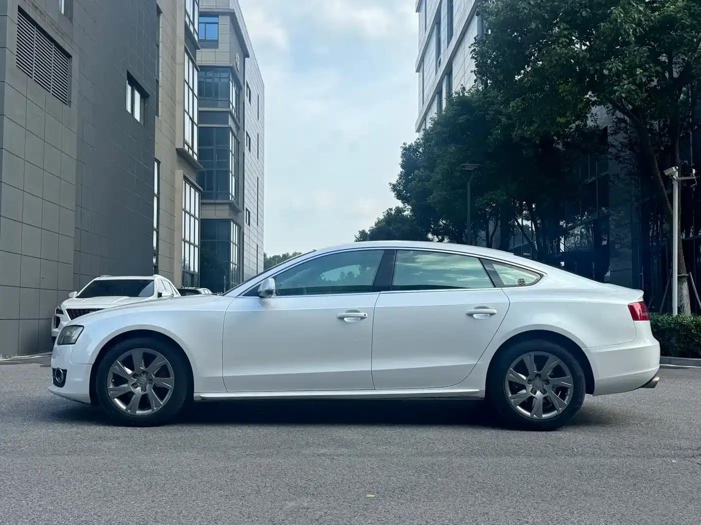 Audi A5 (Imported) 2010 2.0TFSI Sportback Comfort — миниатюра 3