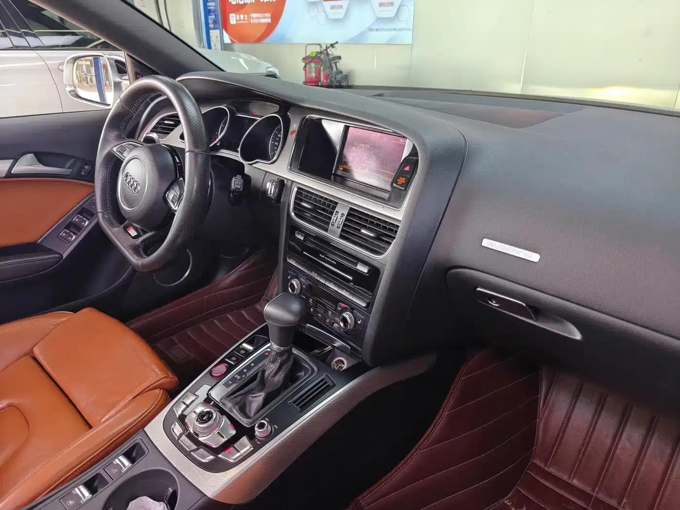 2013 Audi A5 Cabriolet 40 TFSI quattro (Imported) — миниатюра 4
