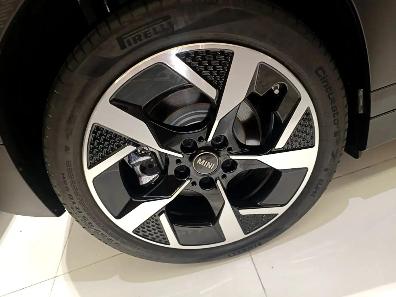 MINI Electric ACEMAN 2024 E Classic Edition — миниатюра 11