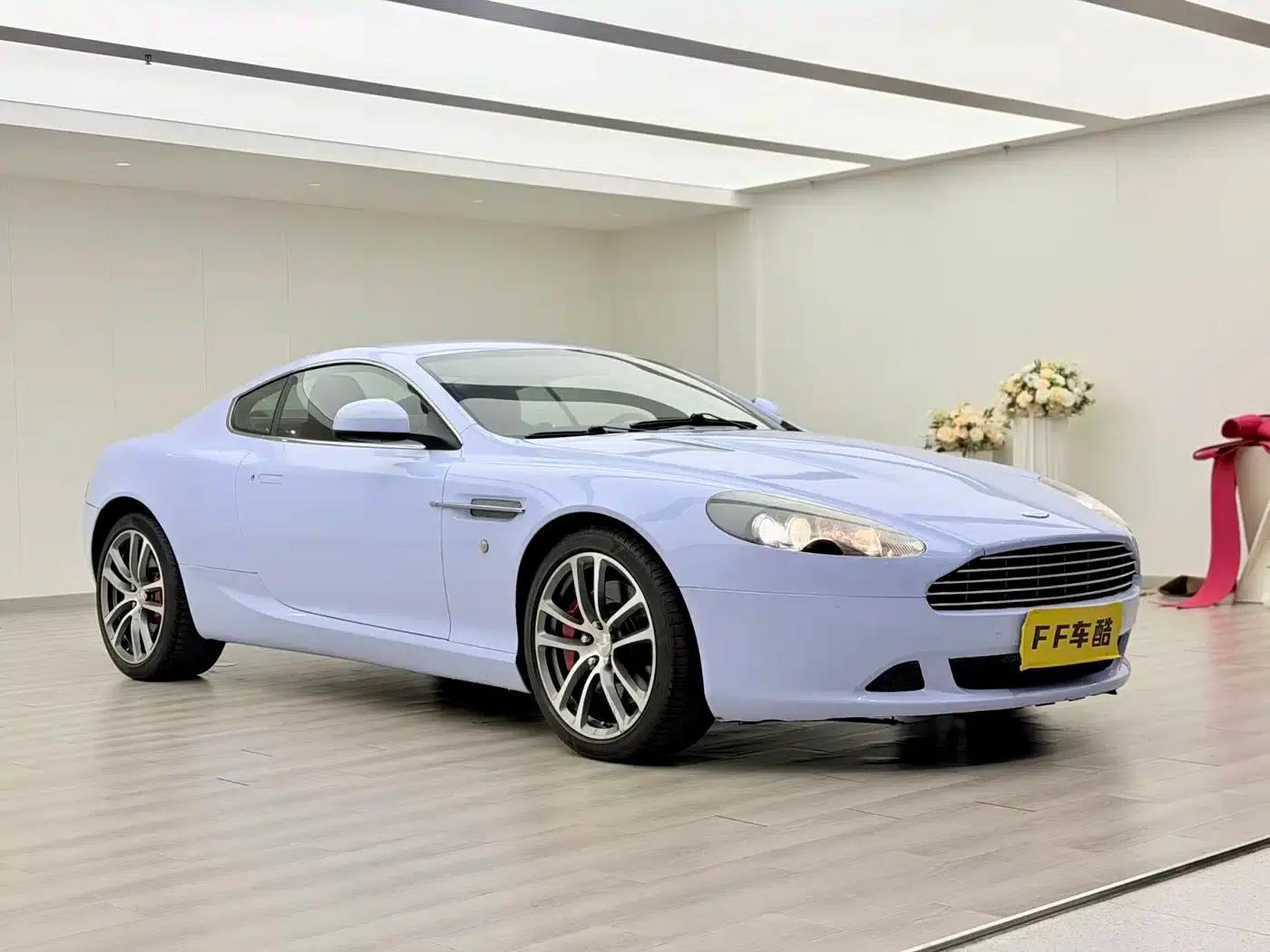 Aston Martin DB9 2011 6.0L Touchtronic Coupe — миниатюра 2