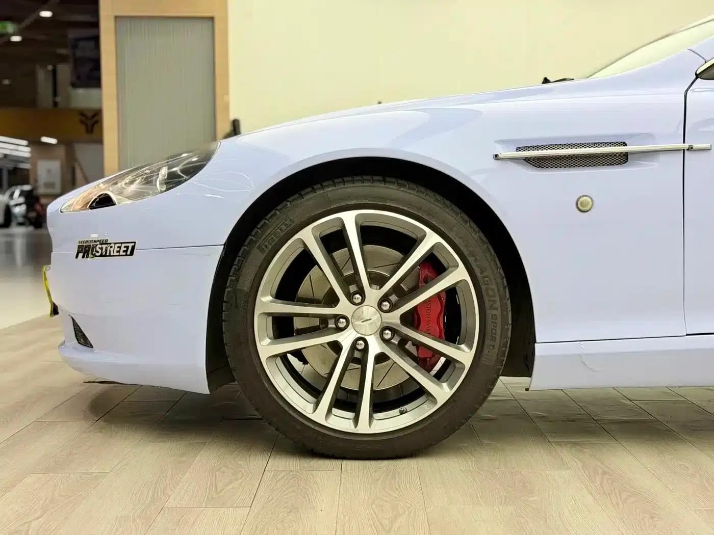 Aston Martin DB9 2011 6.0L Touchtronic Coupe — миниатюра 11