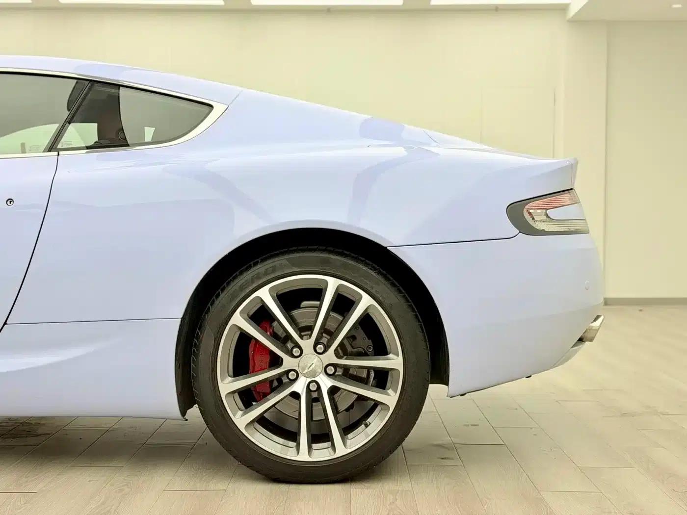 Aston Martin DB9 2011 6.0L Touchtronic Coupe — миниатюра 12