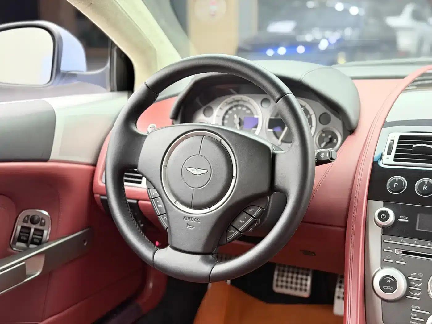 Aston Martin DB9 2011 6.0L Touchtronic Coupe — миниатюра 16
