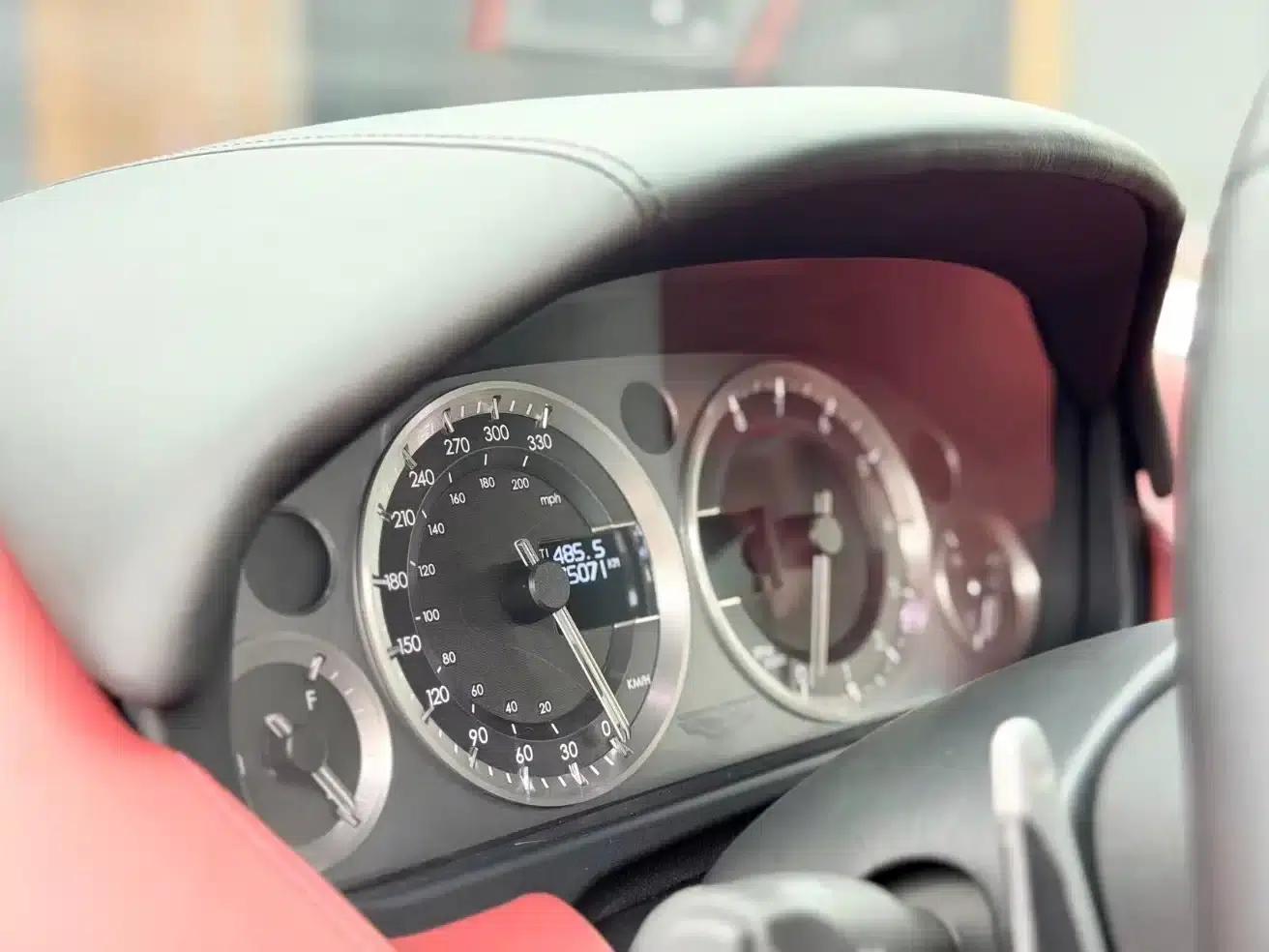 Aston Martin DB9 2011 6.0L Touchtronic Coupe — миниатюра 17