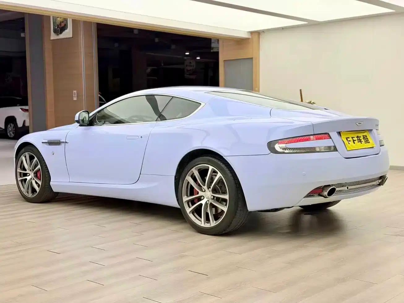 Aston Martin DB9 2011 6.0L Touchtronic Coupe — миниатюра 4