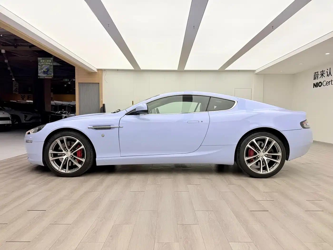 Aston Martin DB9 2011 6.0L Touchtronic Coupe — миниатюра 5