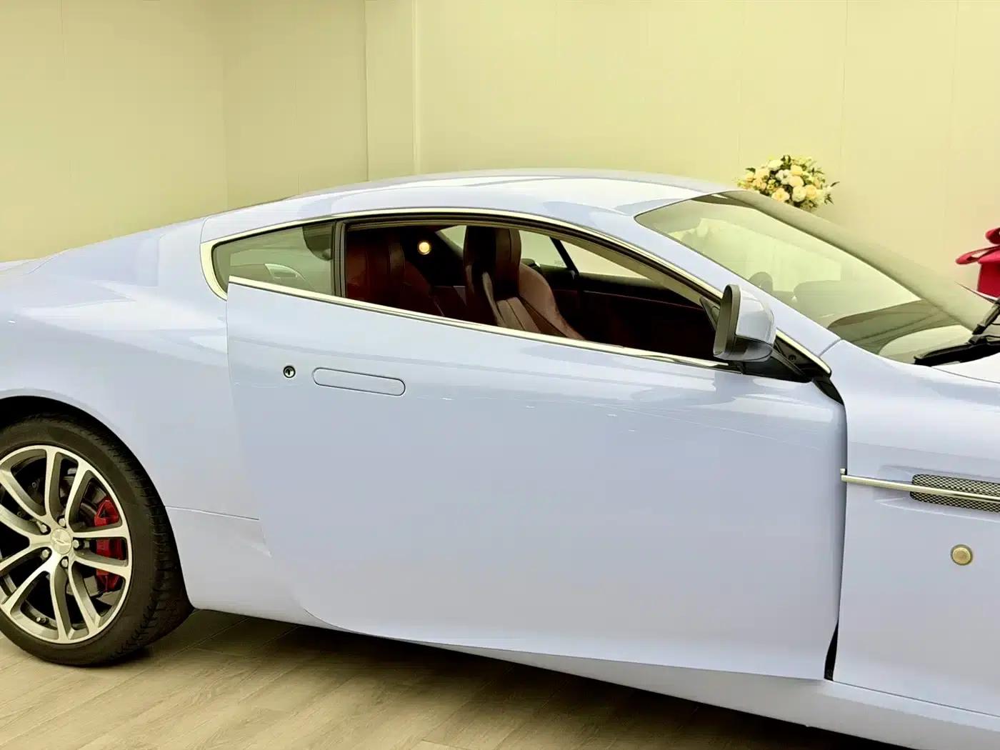 Aston Martin DB9 2011 6.0L Touchtronic Coupe — миниатюра 10