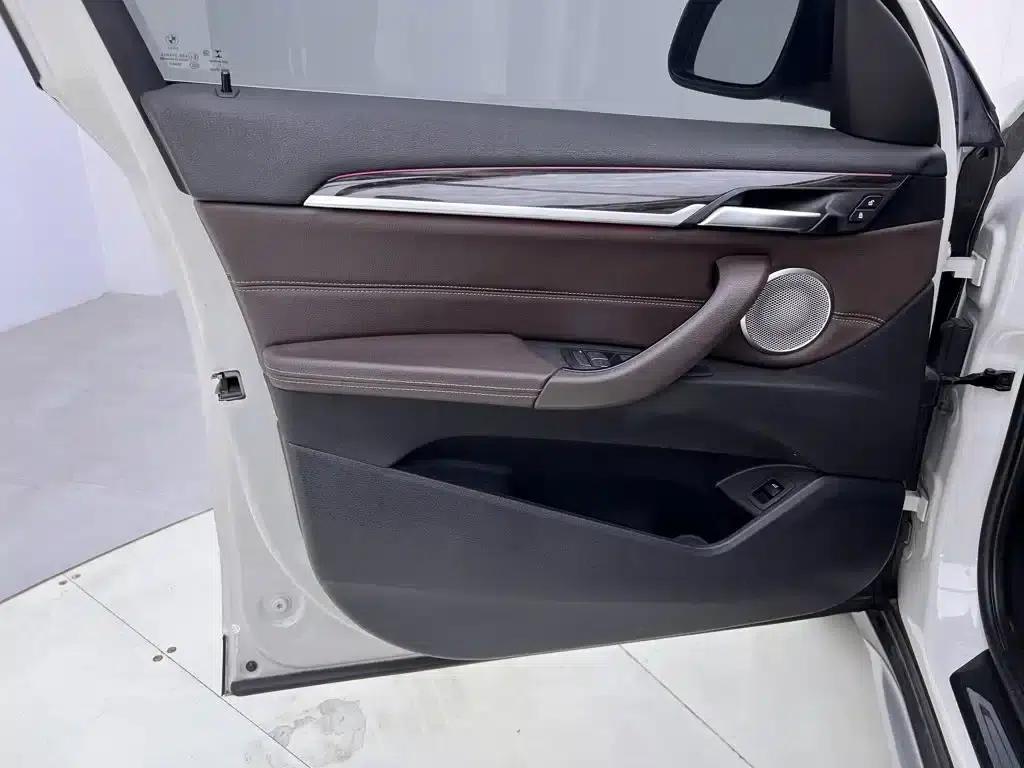 BMW X1 2020 xDrive25Li Premium — миниатюра 17