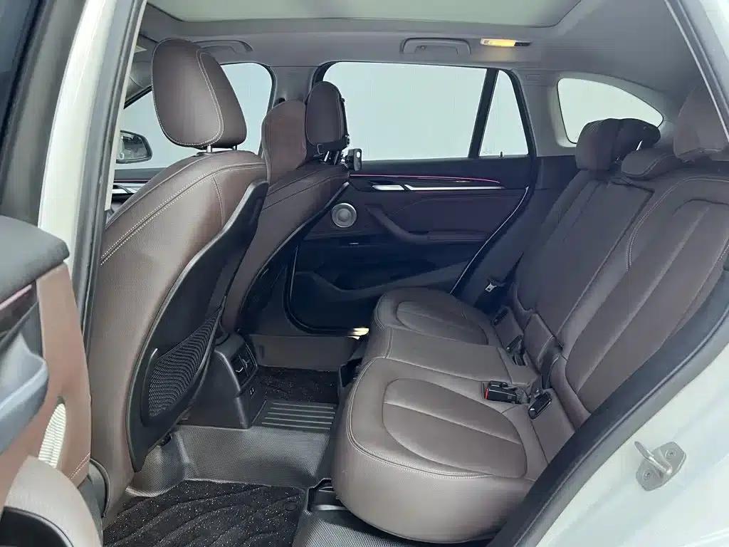 BMW X1 2020 xDrive25Li Premium — миниатюра 20