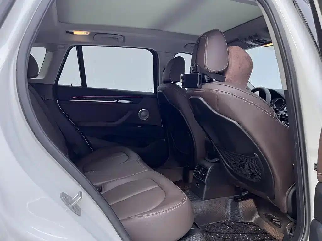 BMW X1 2020 xDrive25Li Premium — миниатюра 23