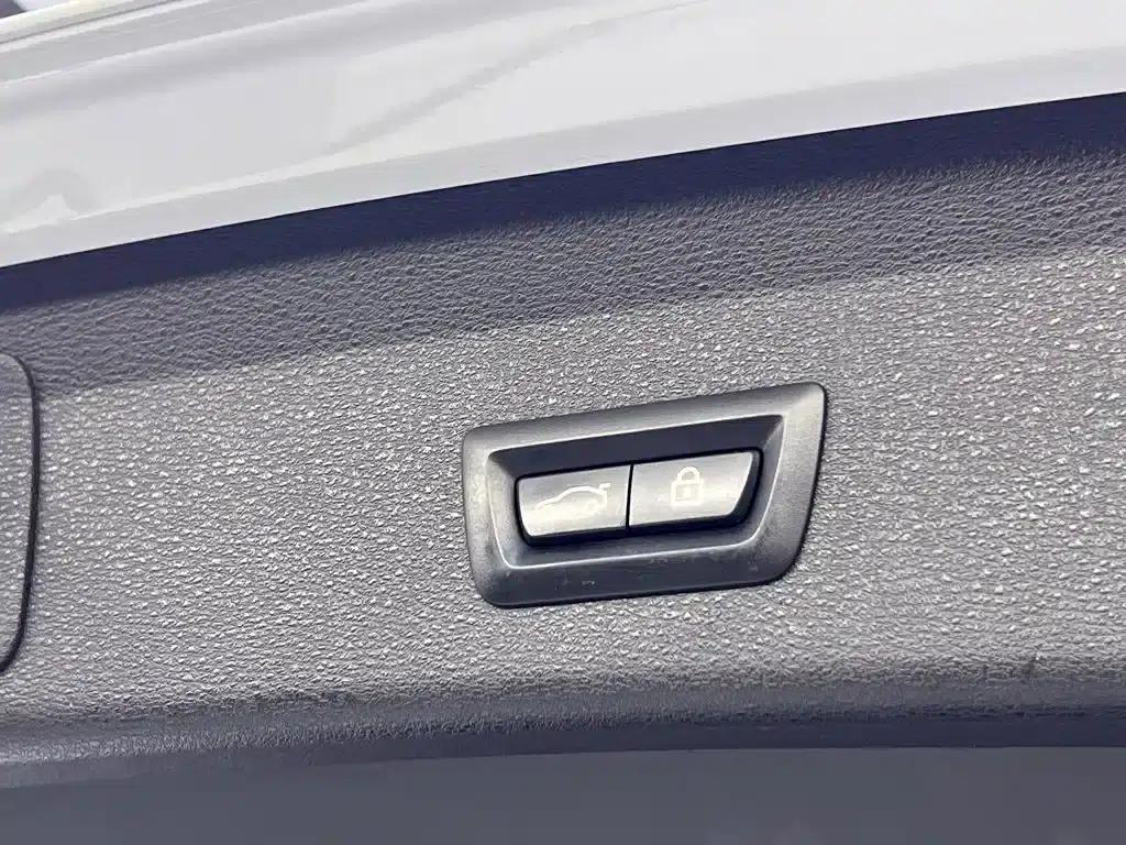 BMW X1 2020 xDrive25Li Premium — миниатюра 24