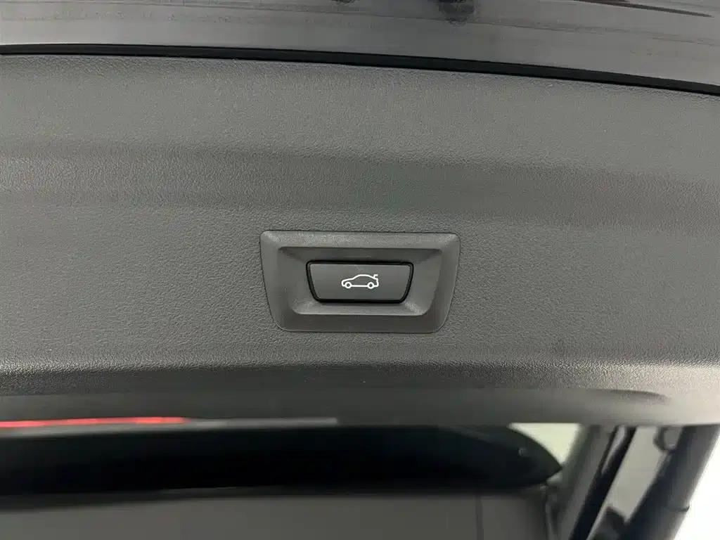 2023 BMW X1 sDrive20Li X Design Package — миниатюра 11