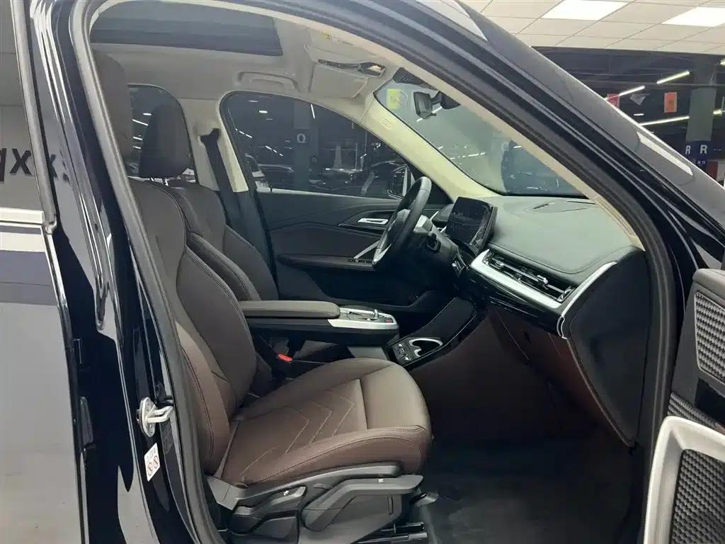 2023 BMW X1 sDrive20Li X Design Package — миниатюра 17