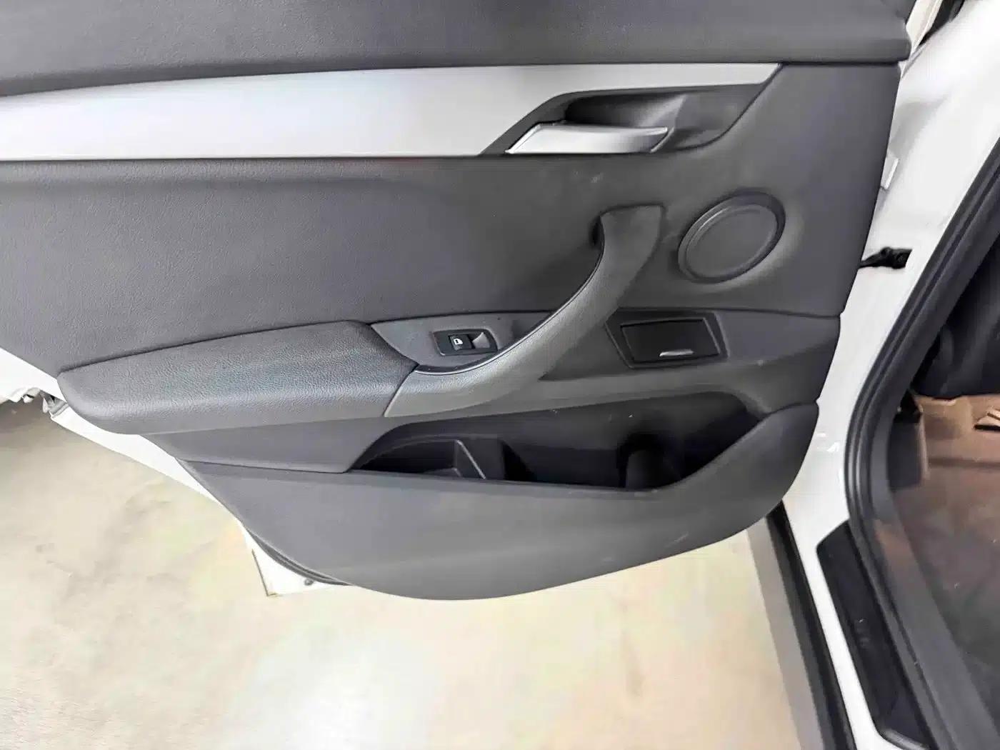 BMW X1 2019 sDrive18Li Fashion Edition — миниатюра 10