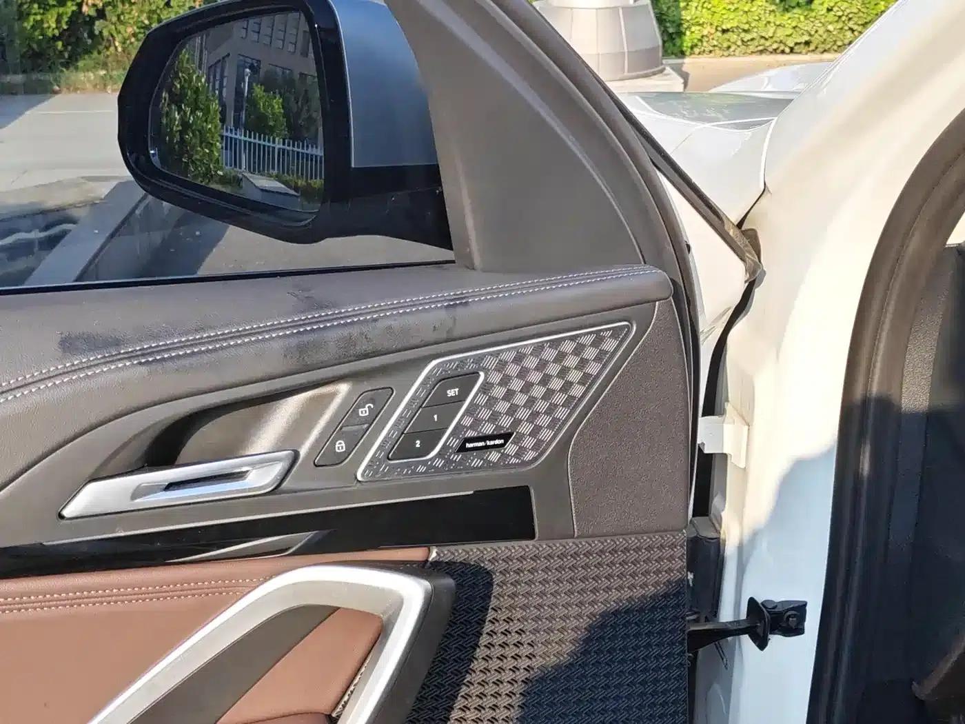 2023 BMW X1 xDrive25Li X Design Package — миниатюра 11
