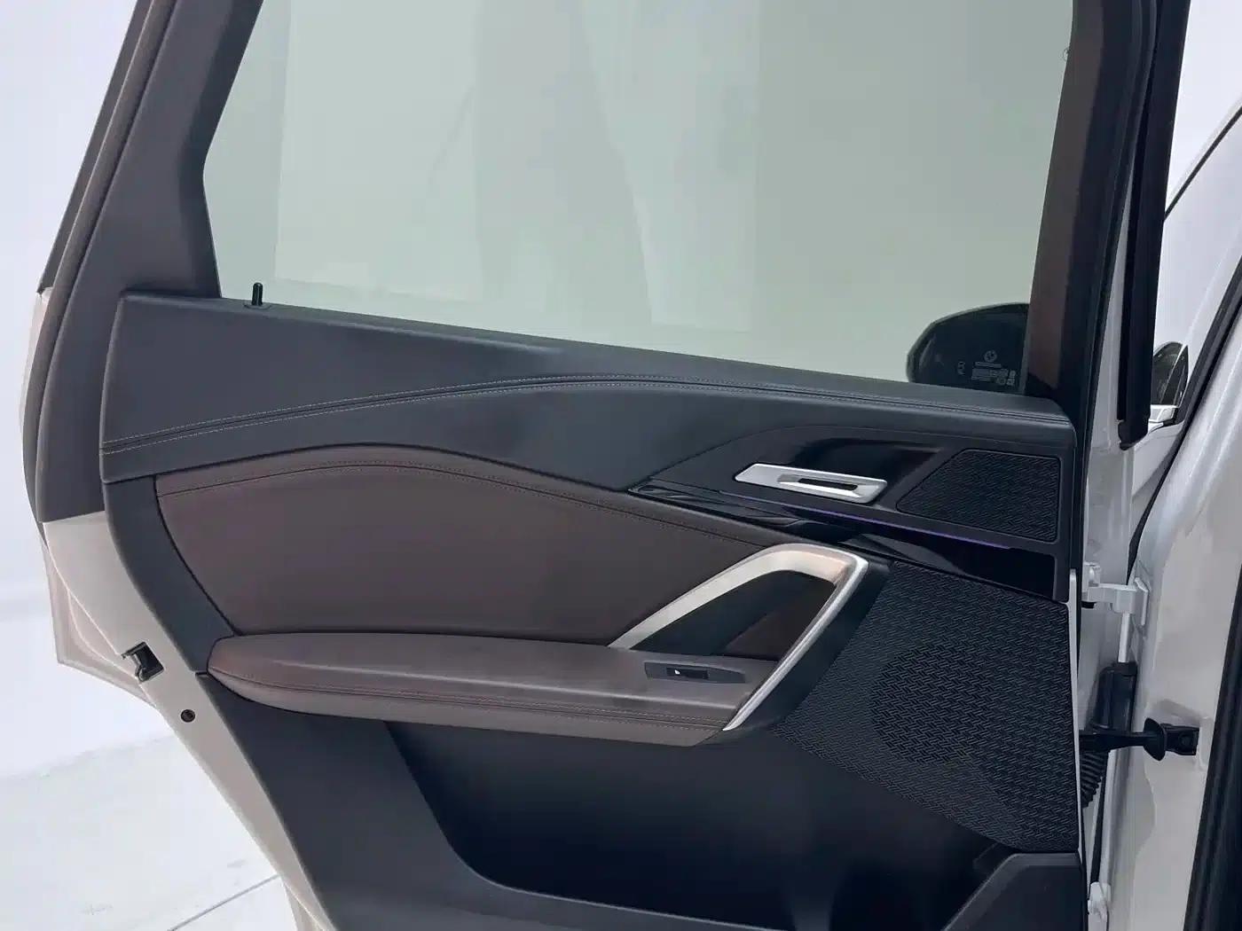 2023 BMW X1 sDrive20Li X Design Package — миниатюра 17