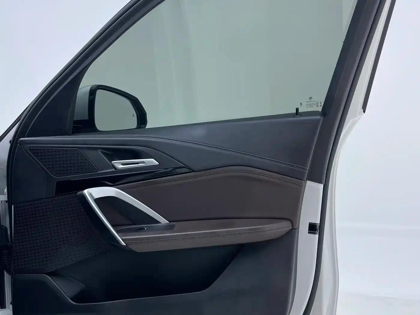 2023 BMW X1 sDrive20Li X Design Package — миниатюра 23