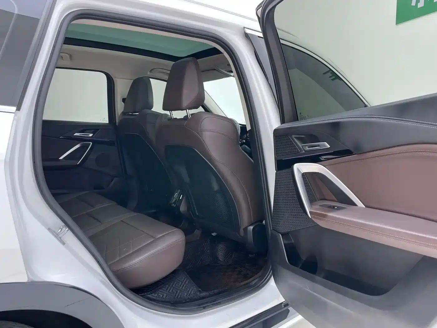 2023 BMW X1 sDrive20Li X Design Package — миниатюра 24