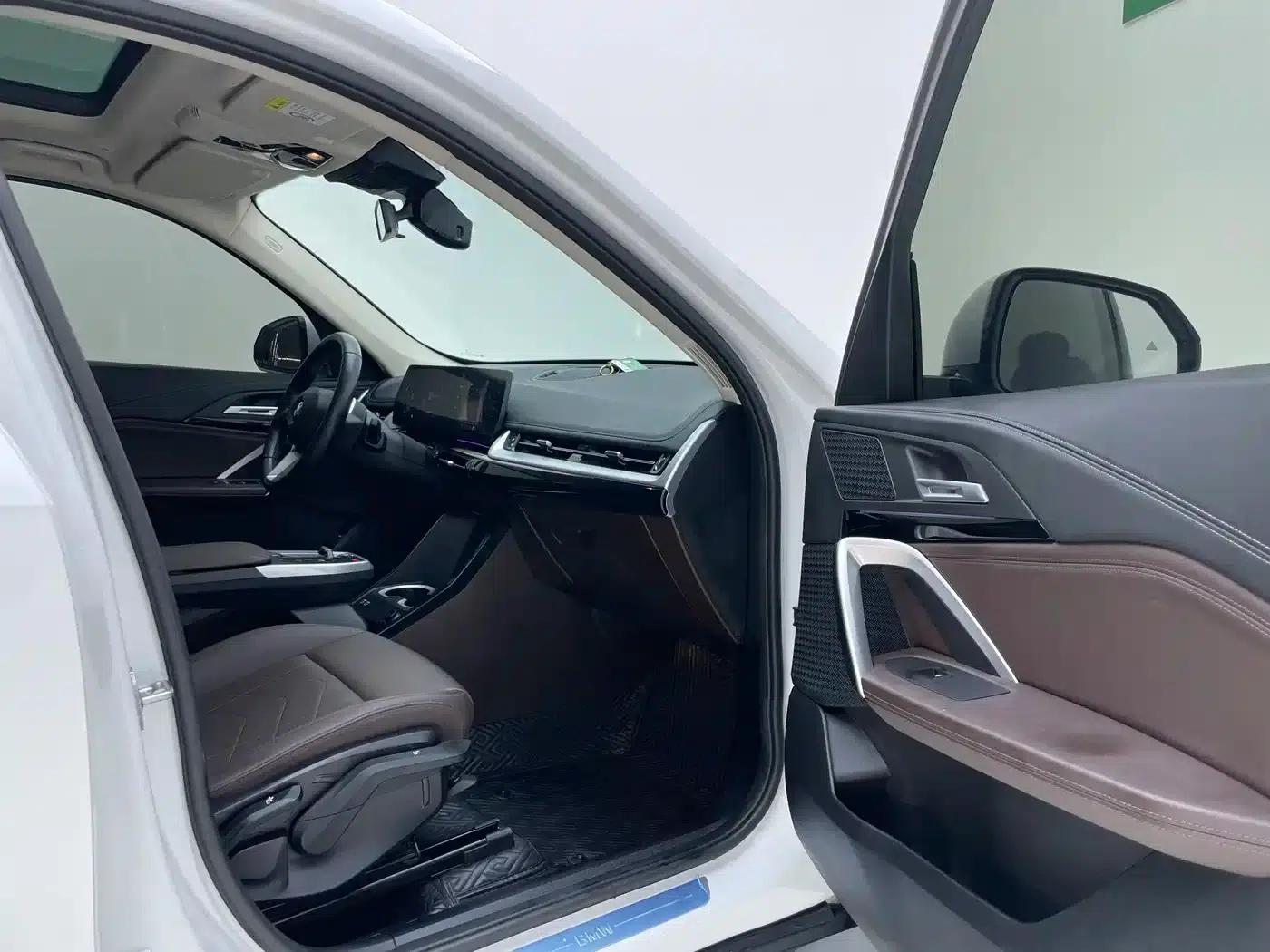 2023 BMW X1 sDrive20Li X Design Package — миниатюра 25