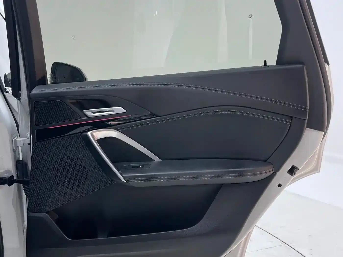 2023 BMW X1 sDrive20Li X Design Package — миниатюра 17
