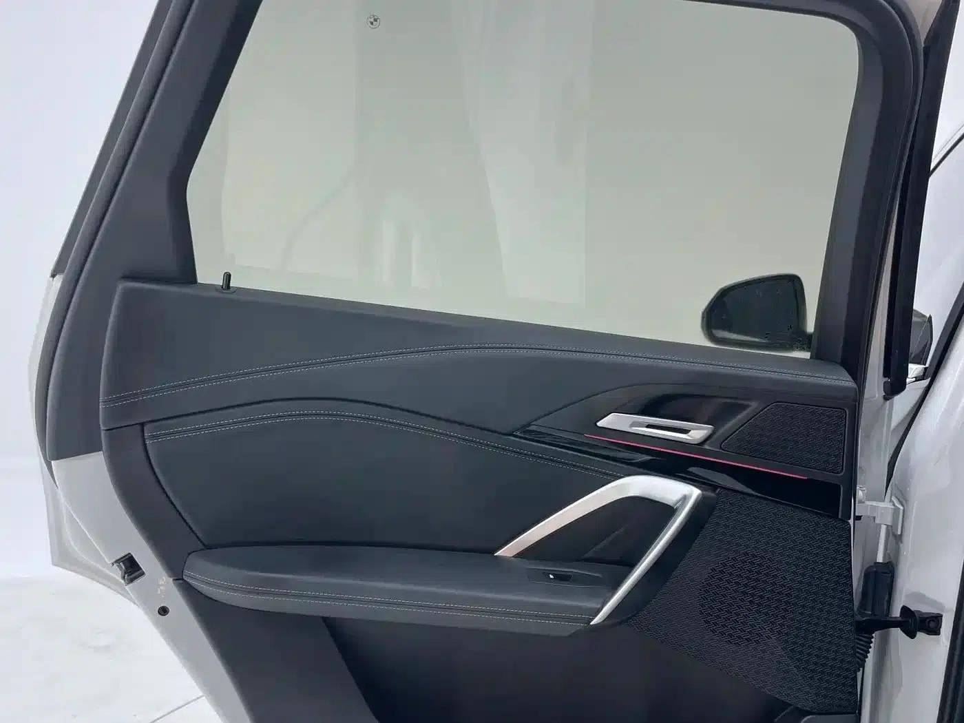 2023 BMW X1 sDrive20Li X Design Package — миниатюра 23