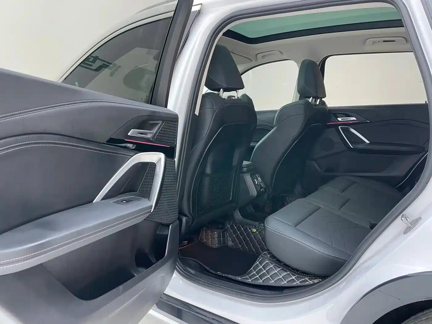 2023 BMW X1 sDrive20Li X Design Package — миниатюра 24