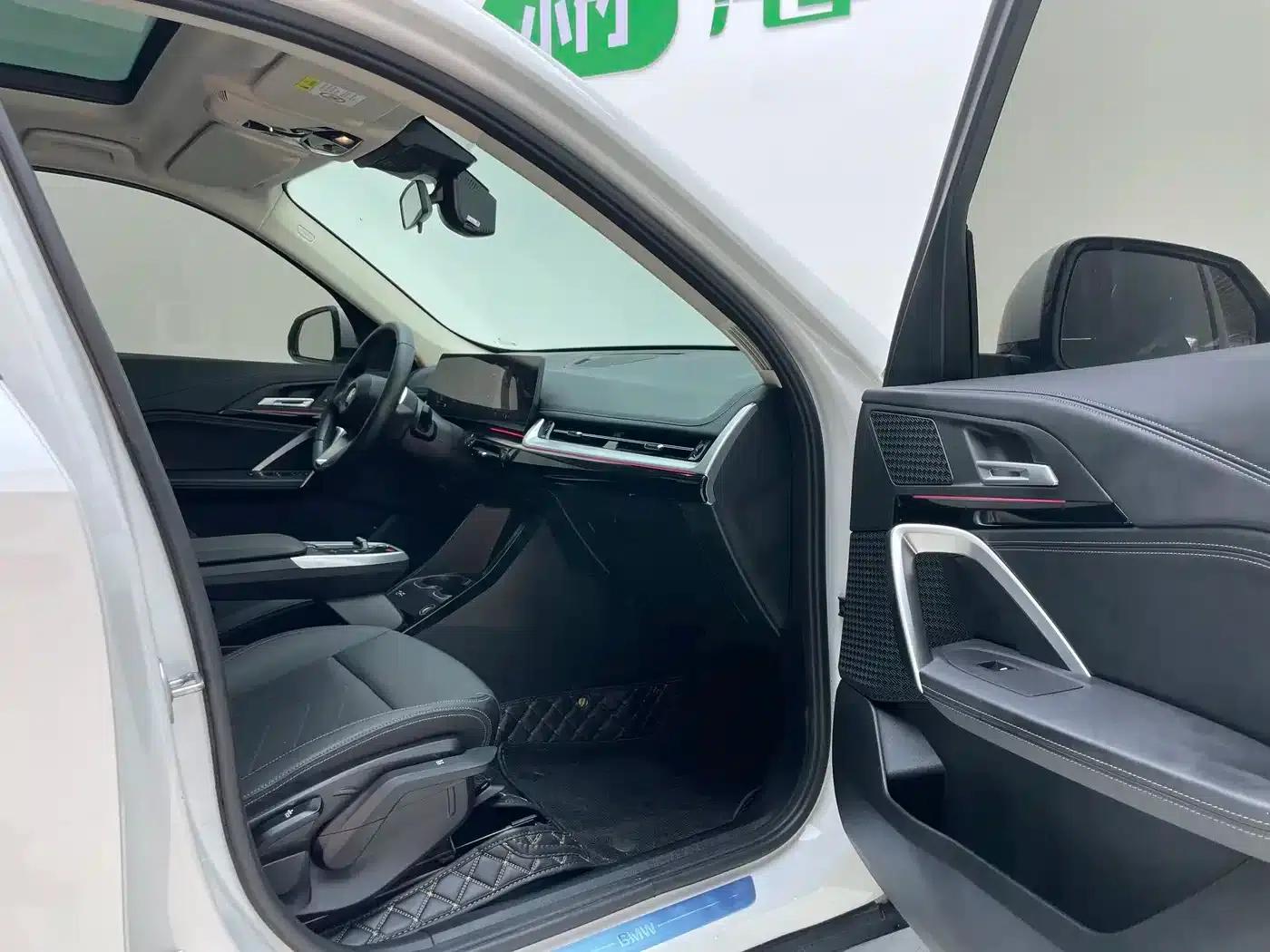 2023 BMW X1 sDrive20Li X Design Package — миниатюра 27