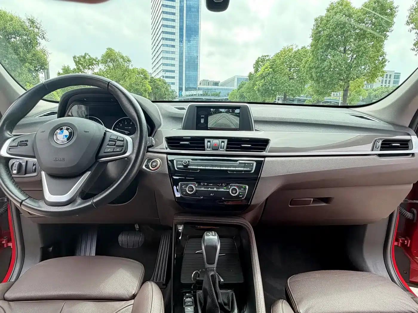 BMW X1 2018 sDrive18Li Premium — миниатюра 12