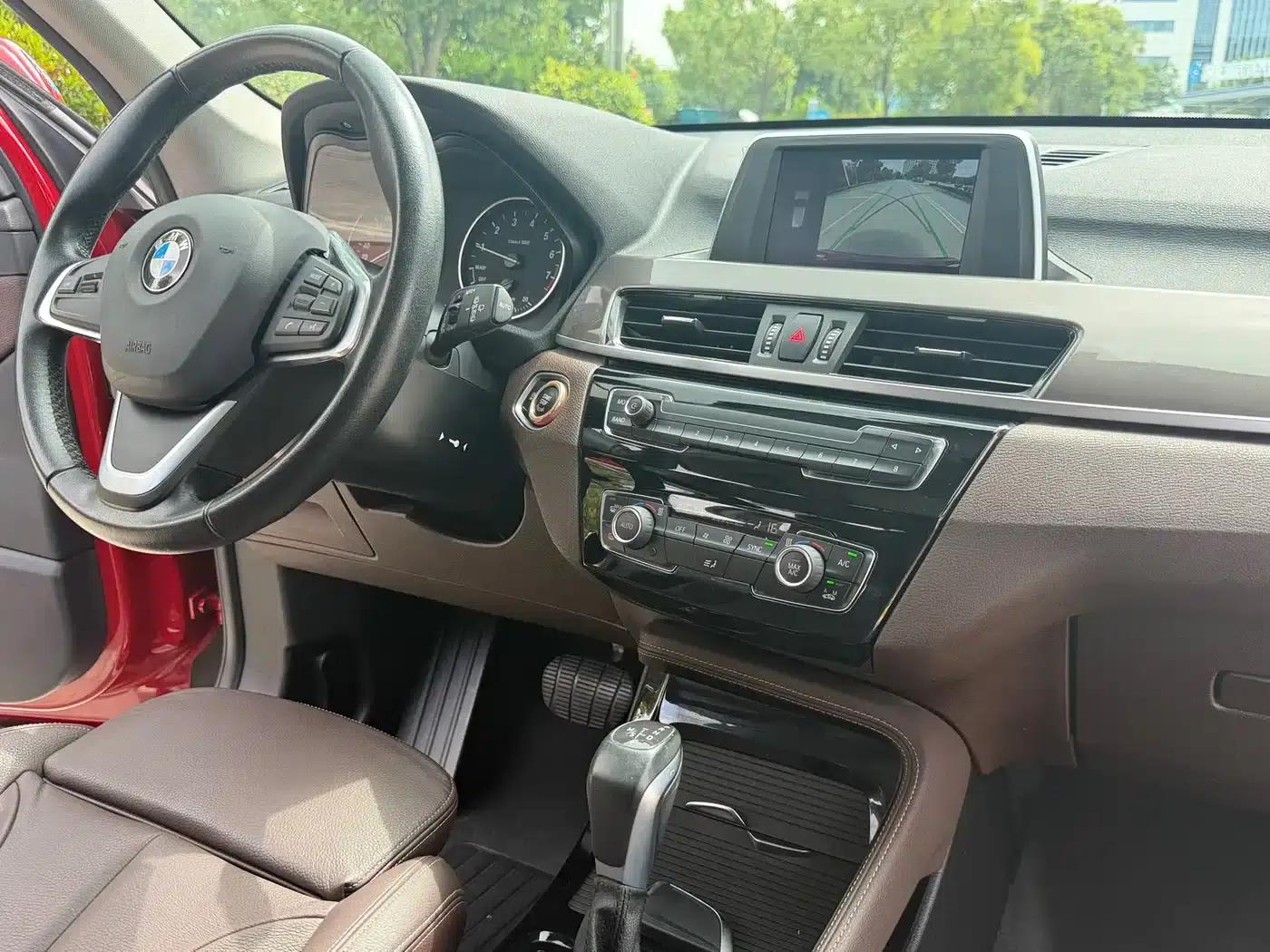 BMW X1 2018 sDrive18Li Premium — миниатюра 13