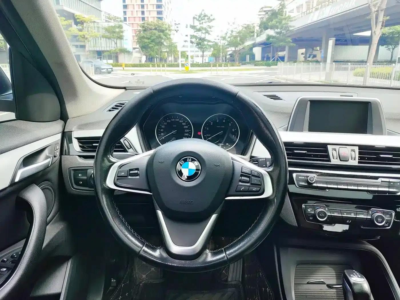 BMW X1 2018 sDrive18Li Fashion Edition — миниатюра 11
