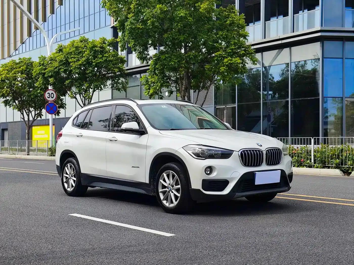 BMW X1 2018 sDrive18Li Fashion Edition — миниатюра 3