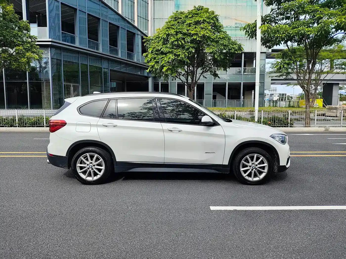 BMW X1 2018 sDrive18Li Fashion Edition — миниатюра 4