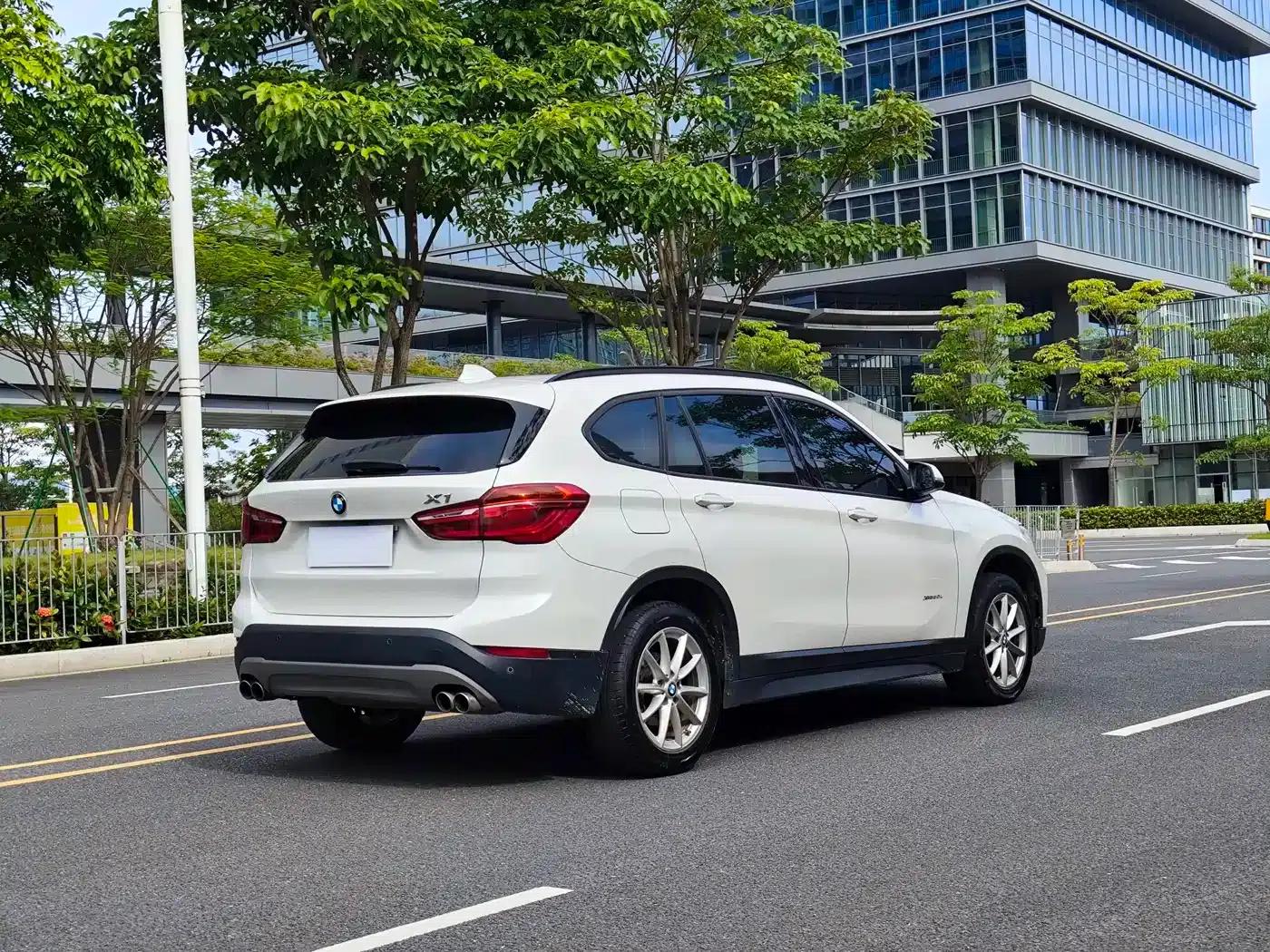 BMW X1 2018 sDrive18Li Fashion Edition — миниатюра 6