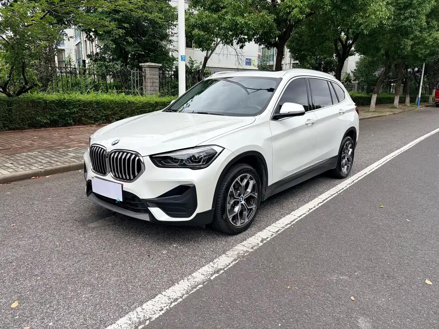 BMW X1 2022 sDrive25Li Leading Edition — миниатюра 2