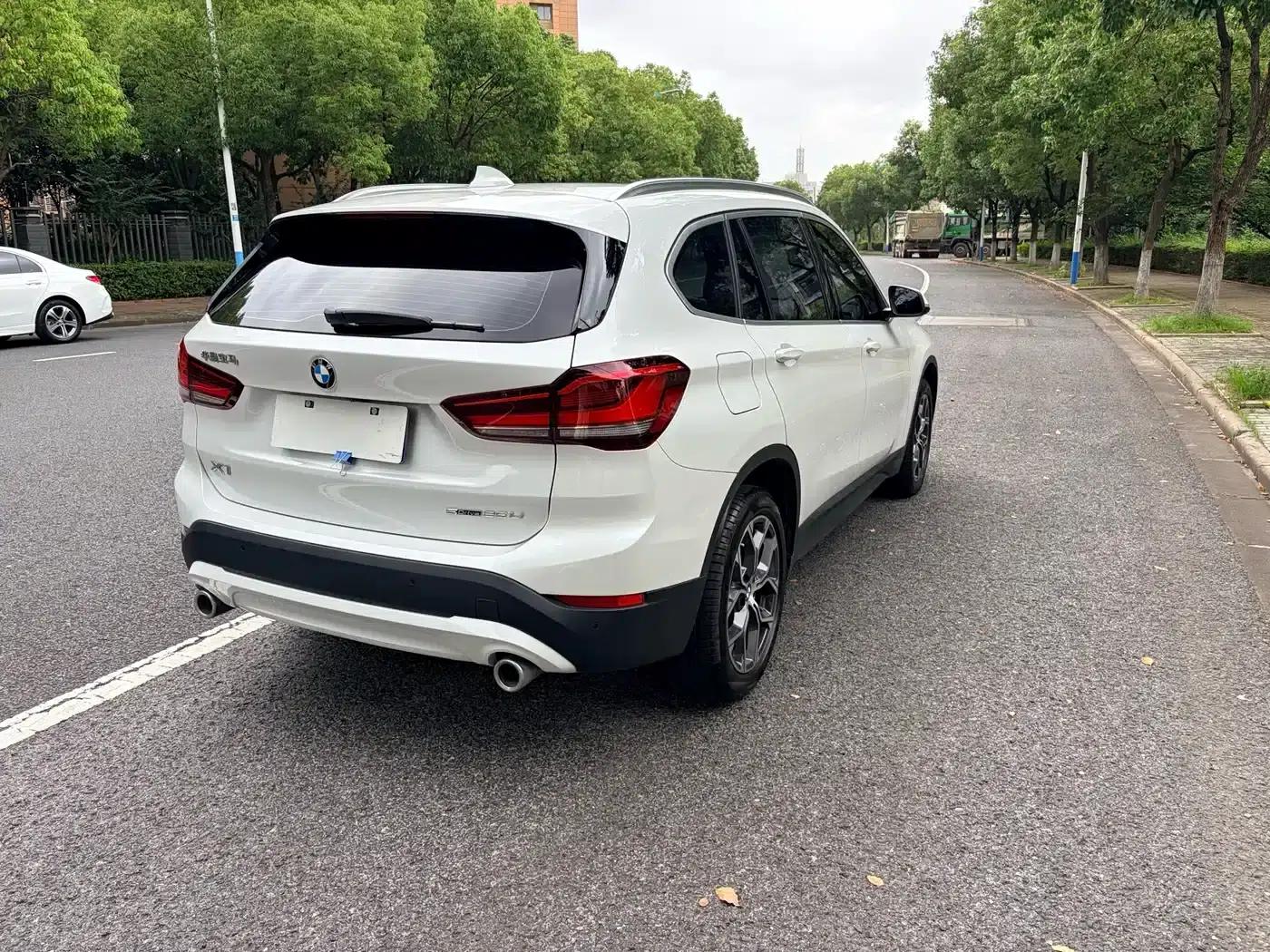 BMW X1 2022 sDrive25Li Leading Edition — миниатюра 5