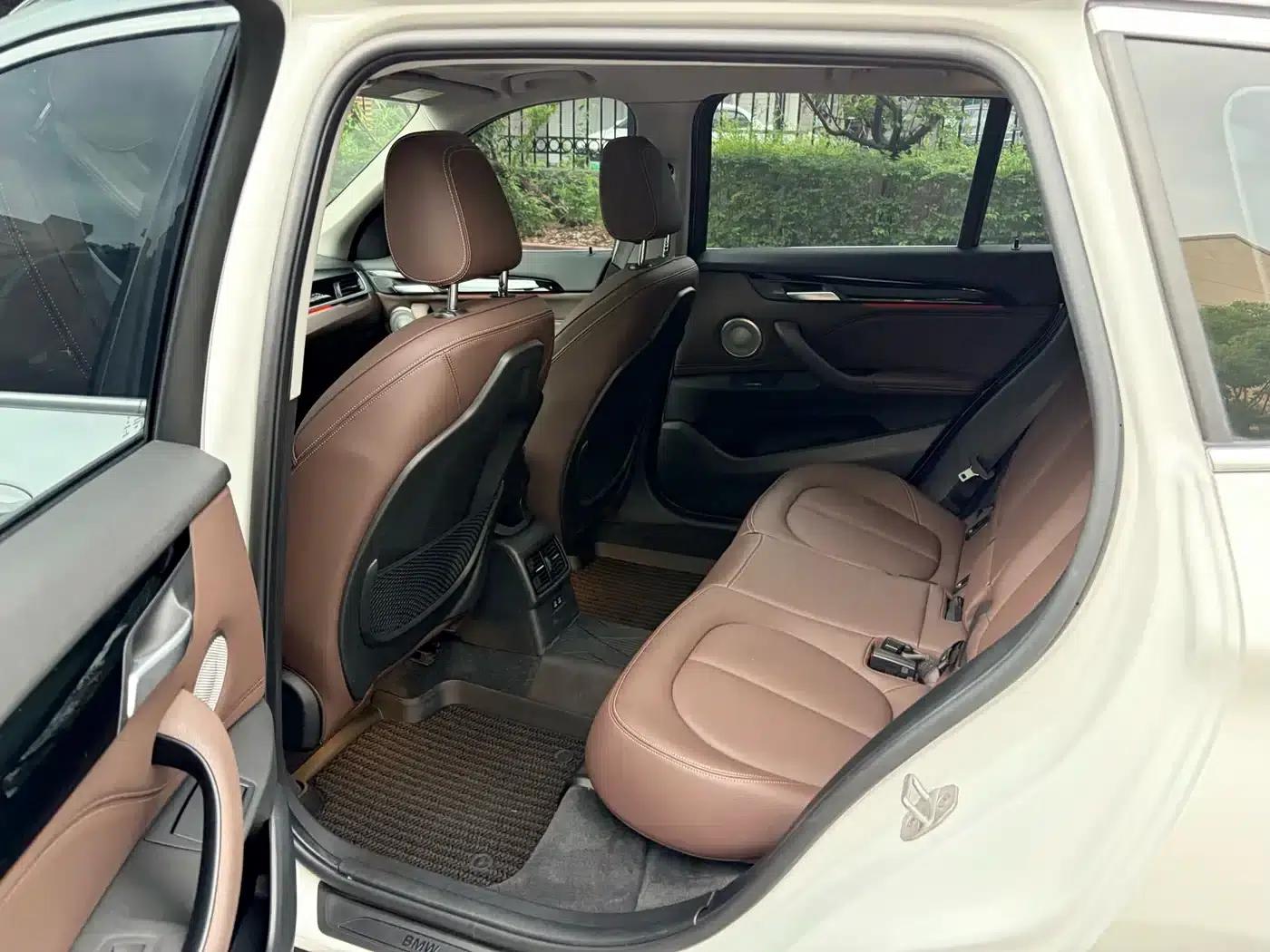 BMW X1 2022 sDrive25Li Leading Edition — миниатюра 7