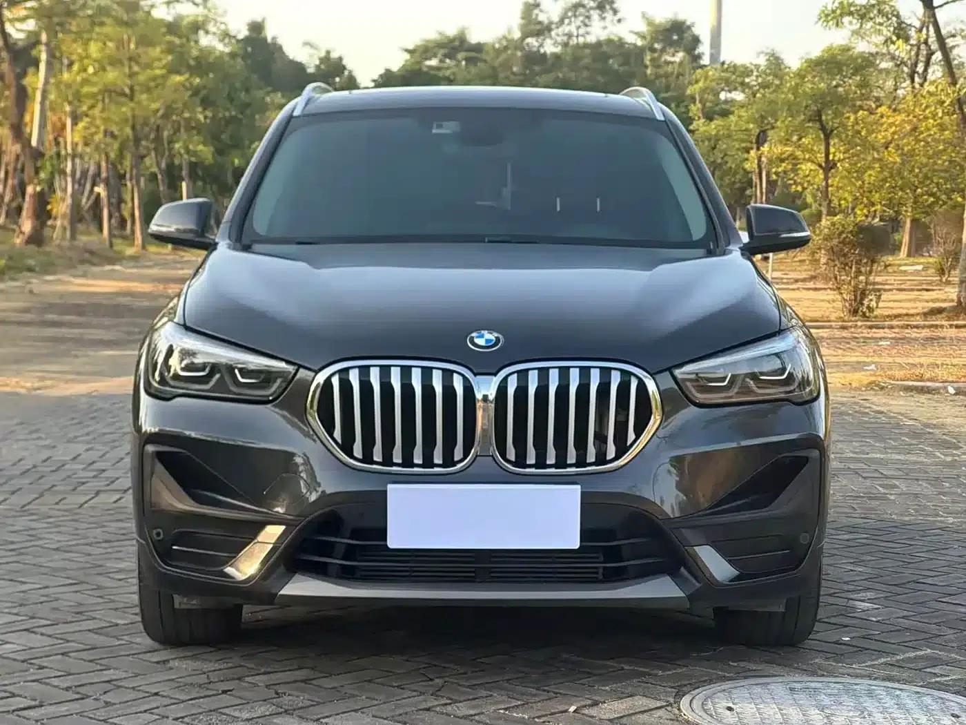 BMW X1 2022 sDrive25Li Leading Edition — миниатюра 1