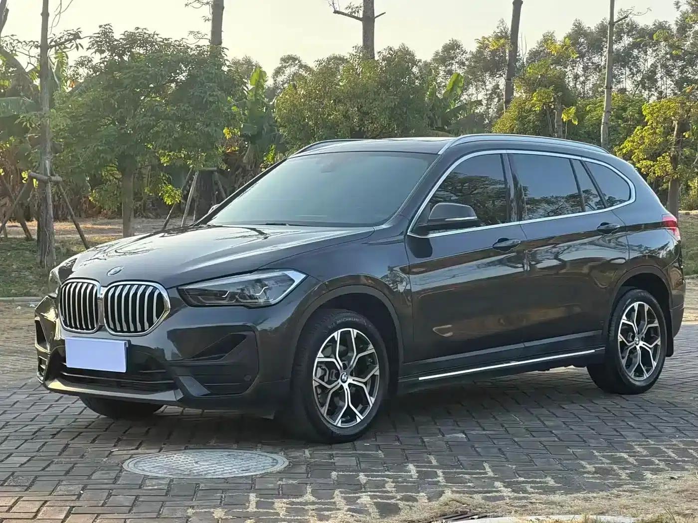 BMW X1 2022 sDrive25Li Leading Edition — миниатюра 2