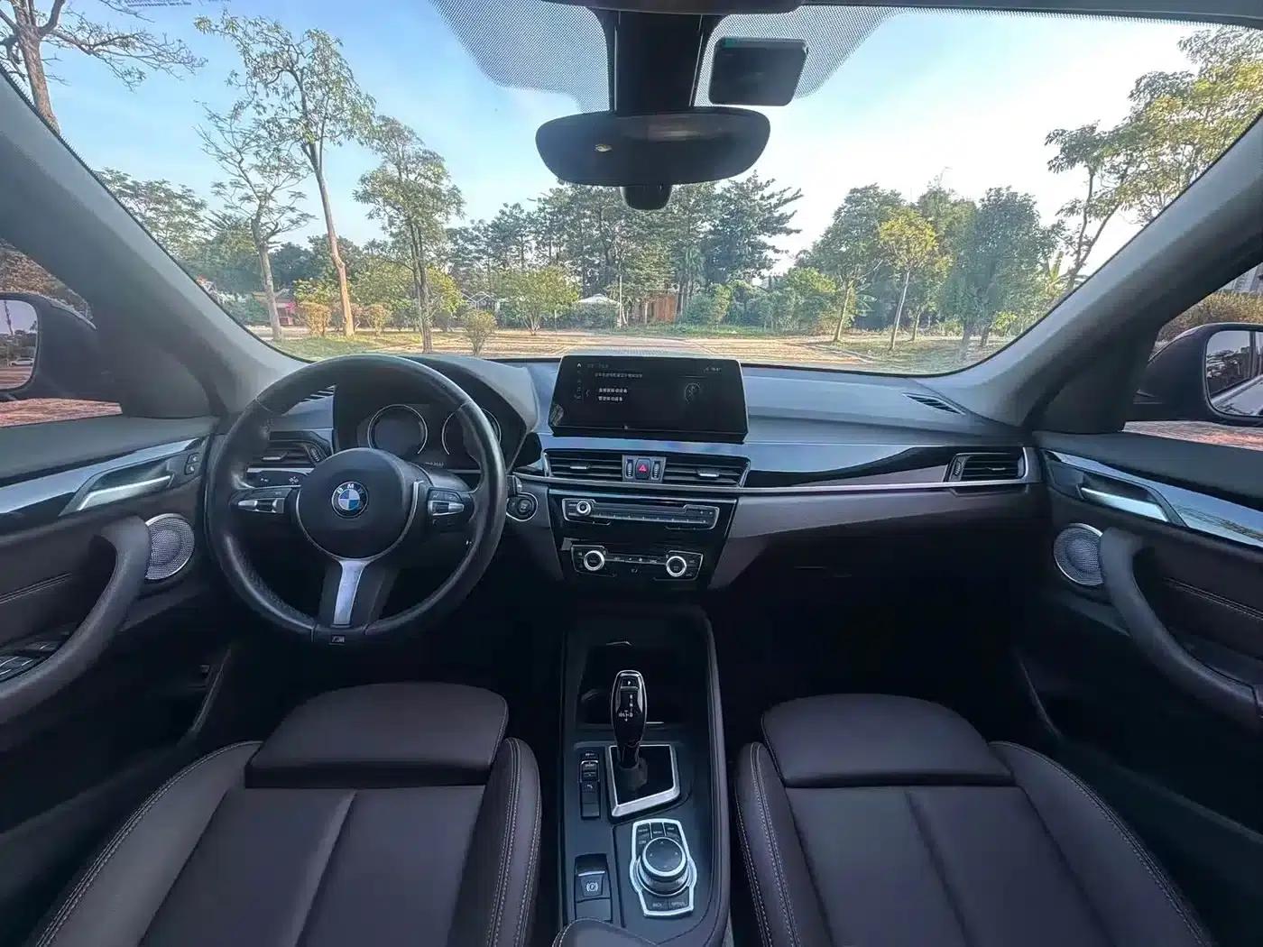 BMW X1 2022 sDrive25Li Leading Edition — миниатюра 13