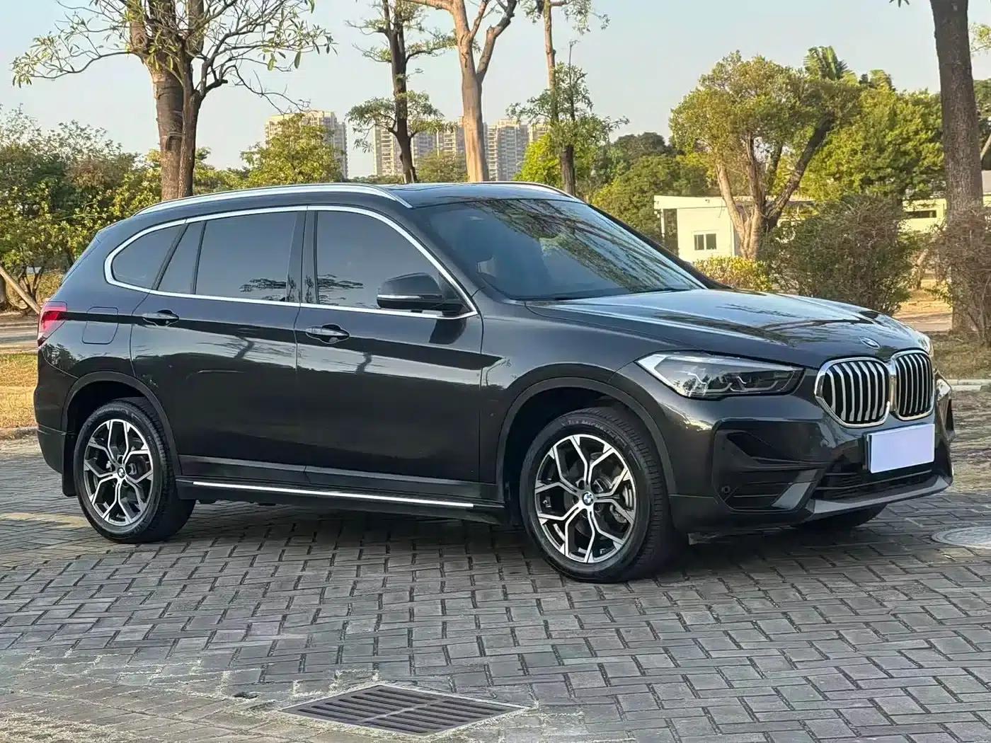 BMW X1 2022 sDrive25Li Leading Edition — миниатюра 3