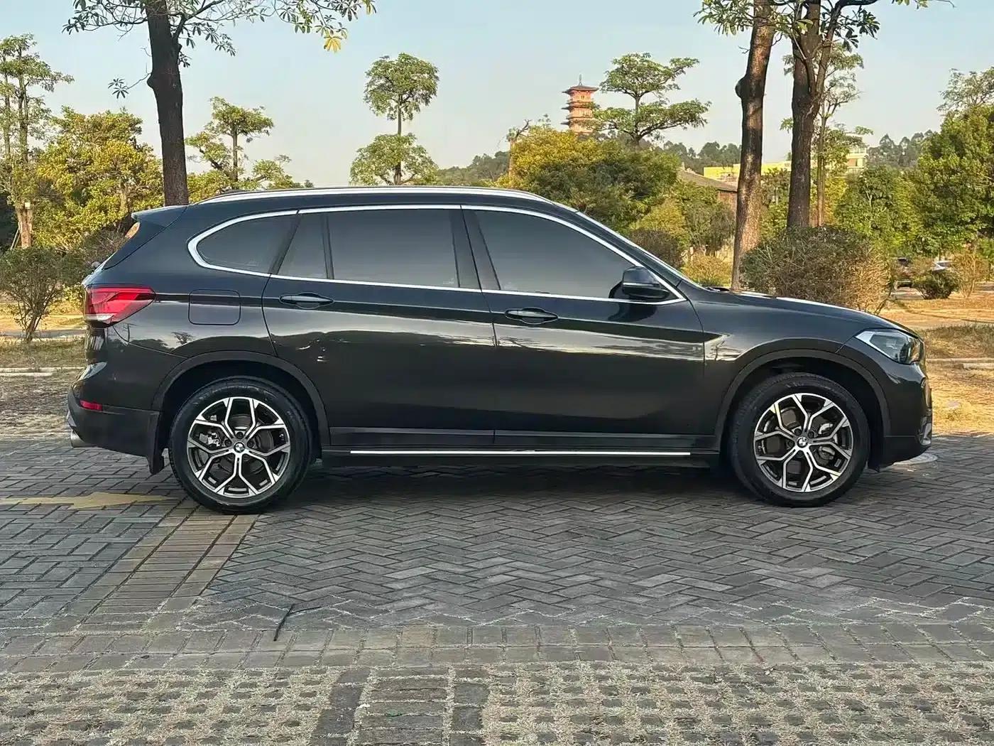 BMW X1 2022 sDrive25Li Leading Edition — миниатюра 4