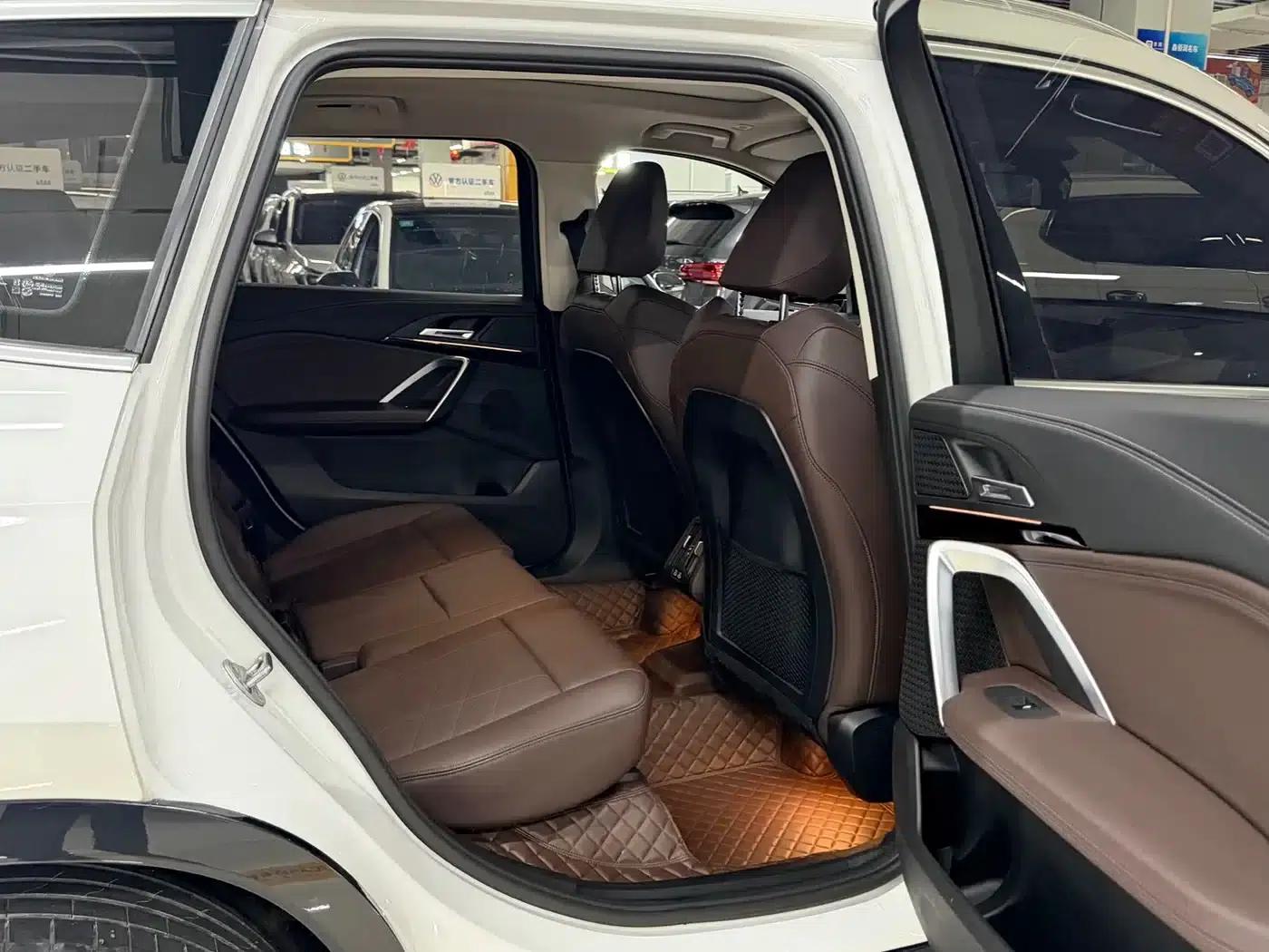 2023 BMW X1 sDrive20Li X Design Package — миниатюра 11