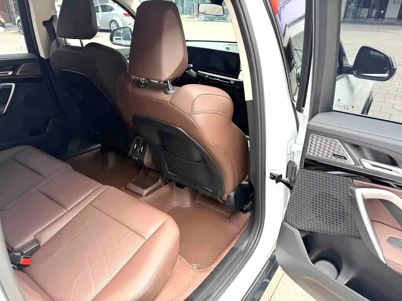 2024 BMW X1 xDrive25Li X Design Package — миниатюра 11