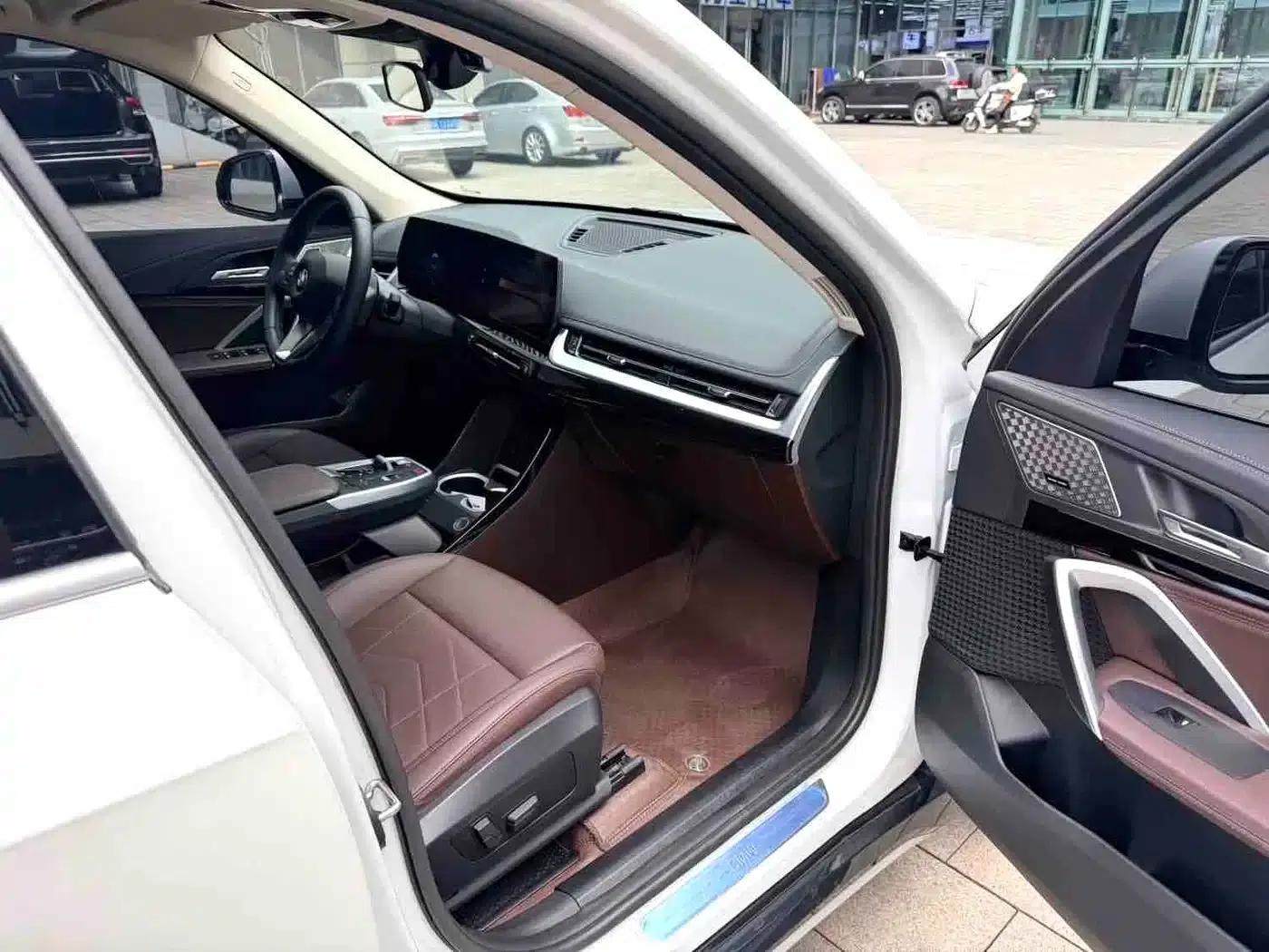 2024 BMW X1 xDrive25Li X Design Package — миниатюра 13