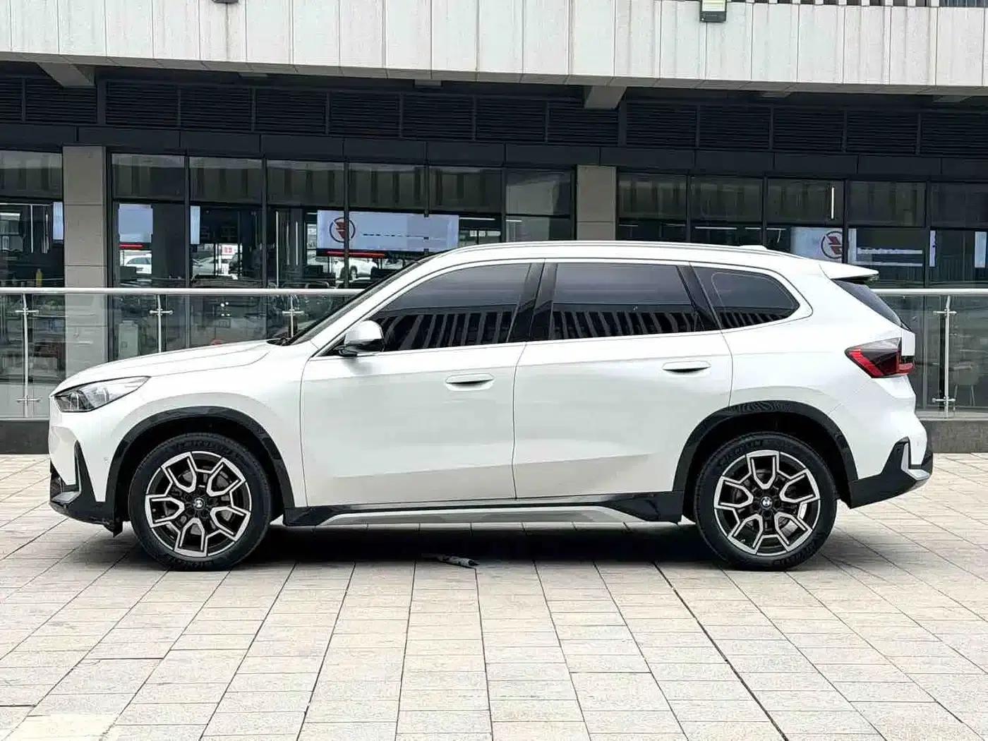 2024 BMW X1 xDrive25Li X Design Package — миниатюра 15
