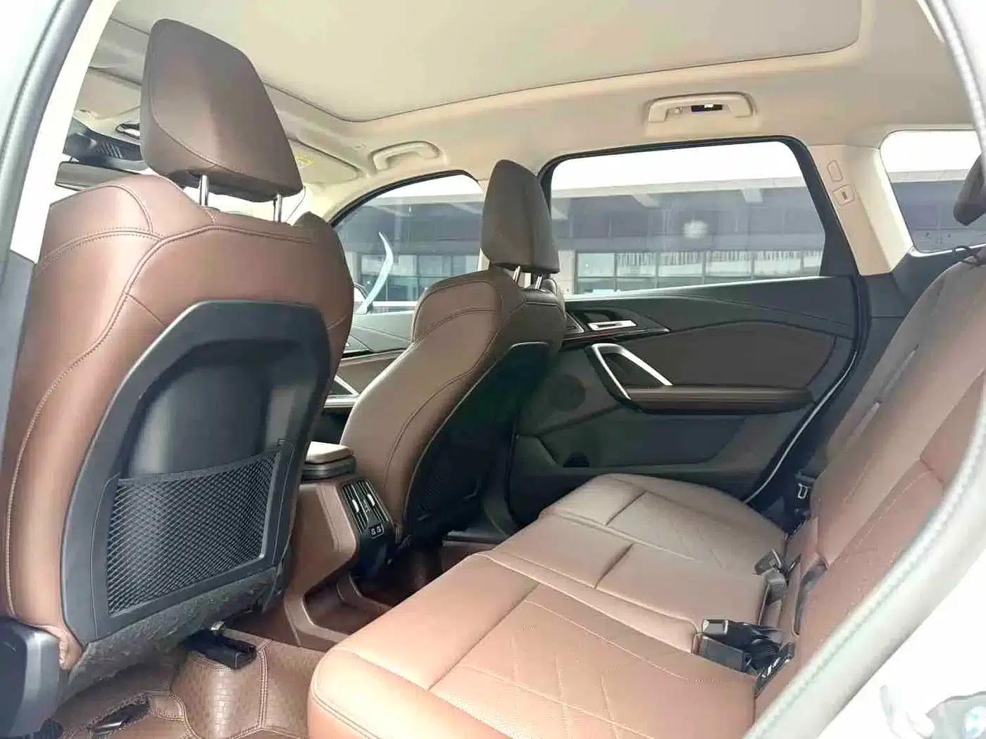 2024 BMW X1 xDrive25Li X Design Package — миниатюра 7