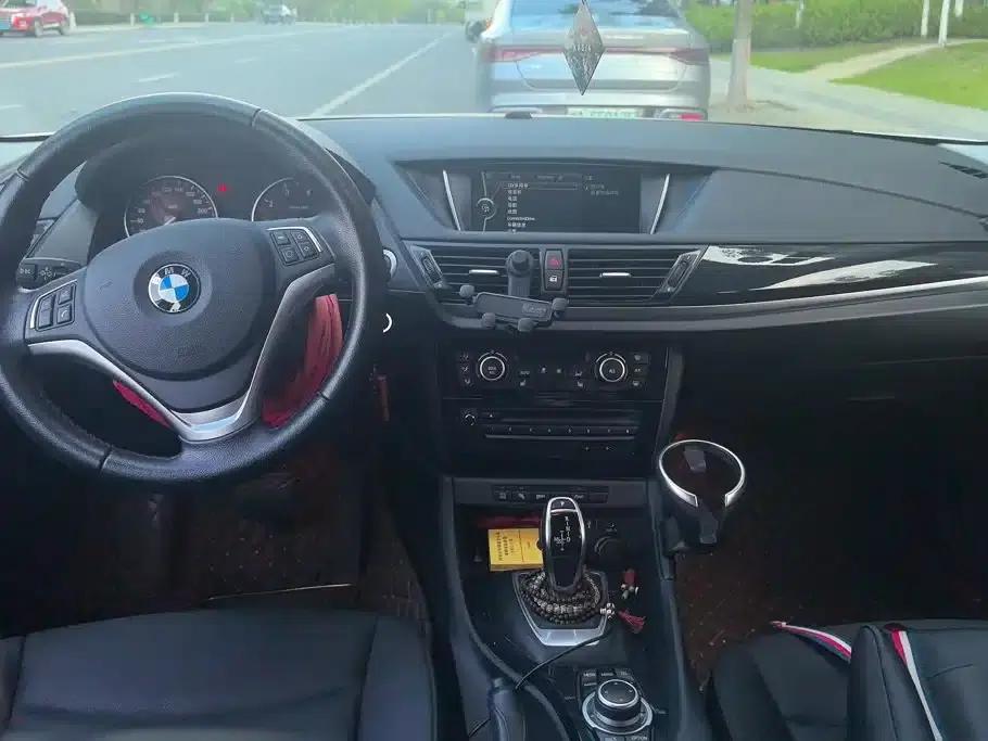BMW X1 2015 sDrive18i Leading Upgrade Edition — миниатюра 12