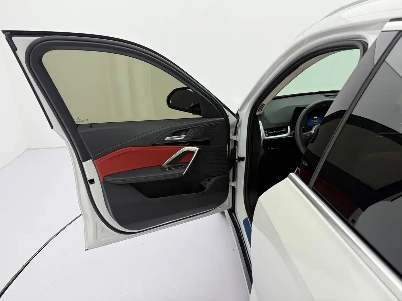 2023 BMW X1 sDrive20Li X Design Package — миниатюра 23