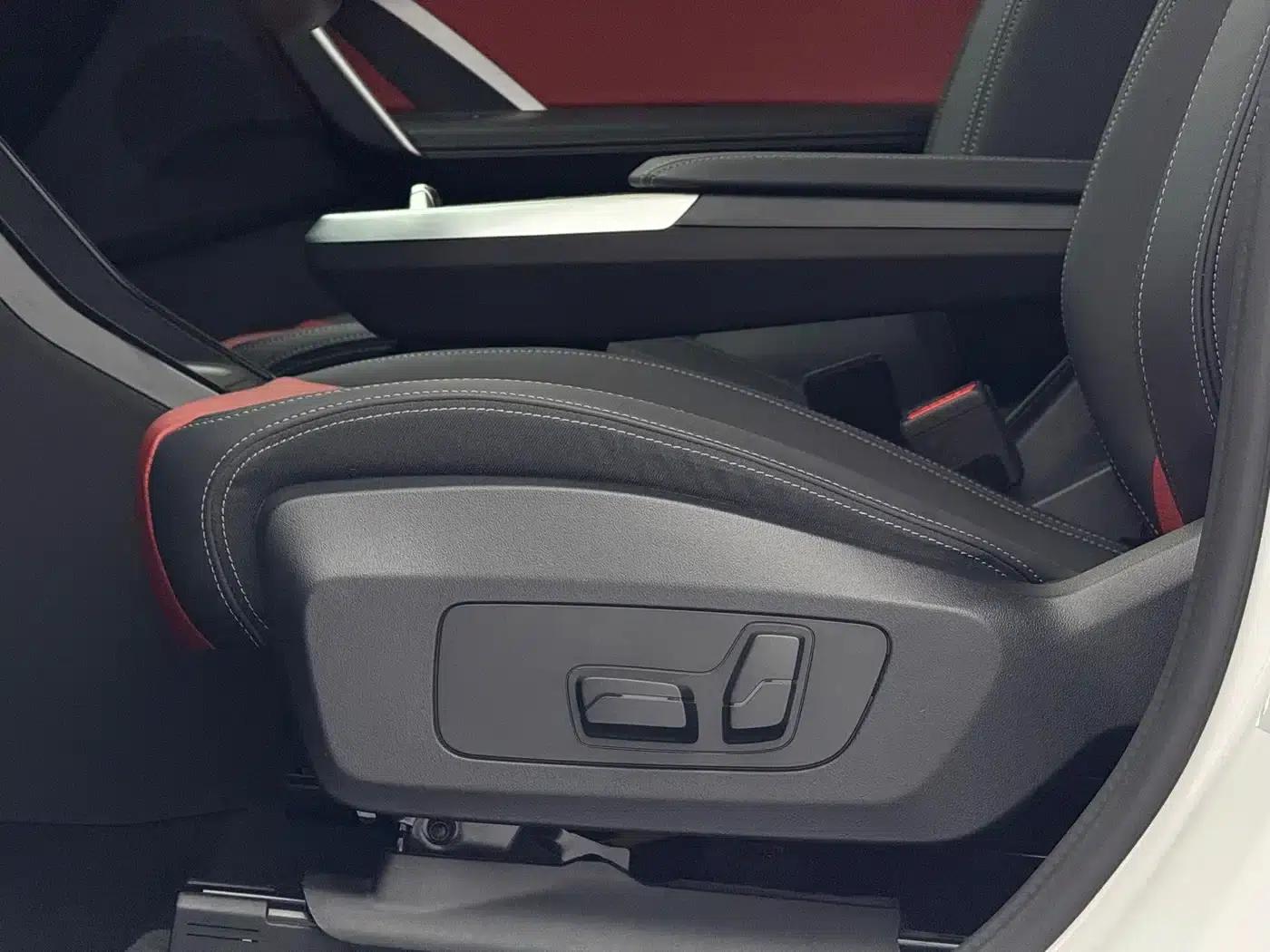 2023 BMW X1 sDrive20Li X Design Package — миниатюра 24